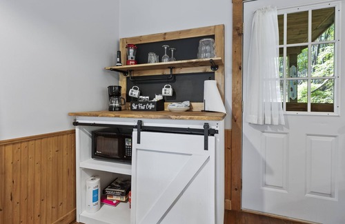 Logan Cottage | Yarrow Cottage at The Inn & Spa at Cedar Falls