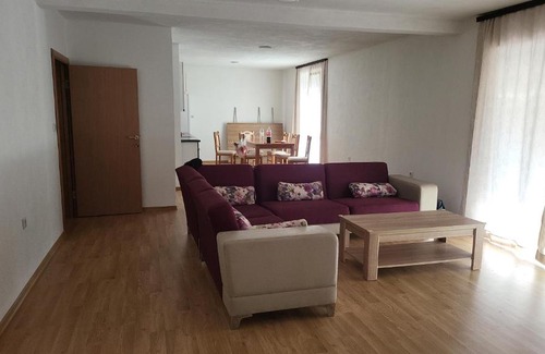 Hadzici Villa | Yas Villa