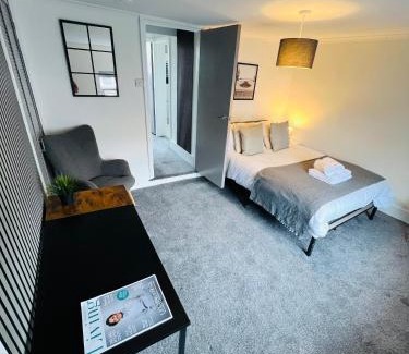 Moffat Apartment | Yastayzzz at Studio 5 Bransford Rd