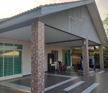 Kampung Permatang Indah House | Yaths homestay