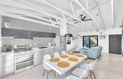 Oakland Park House | YDarshHome-2