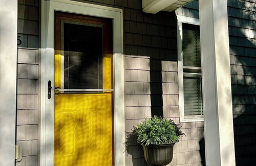Town of Richmond House | Year-Round Fun at our Like-New Lakeside Retreat!