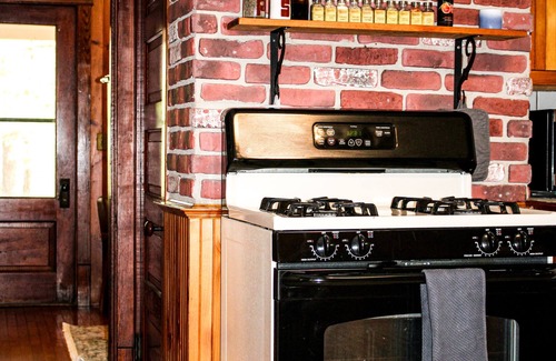 Upper Peninsula Other | Year-round hot tub, 2600 sq ft house with ample parking - Northstar Lodge