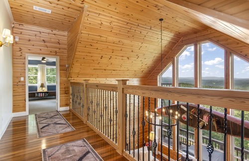 Ranger Cabin | Year Round Mtn View| EV Charger| Hot Tub| Firepit