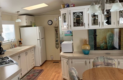 North East House | Year Round Vacation Rental near Erie, PA. Come for the Fishing and Wineries