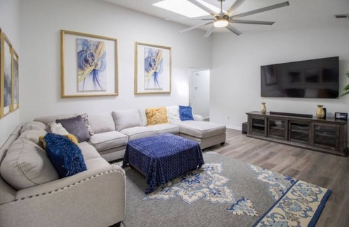 Hinesville House | Yellow Door Lodge!