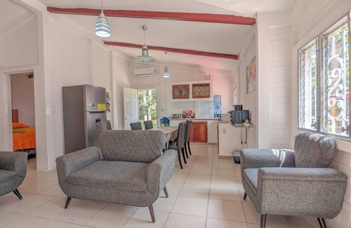 Santa Ana House | YELLOW HOUSE :D SANTA ANA, PETÉN! This is the ideal place for you and your family.