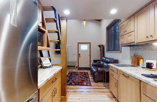 Island Park Apartment | Yellowstone Days* 1Br-1Ba Apartment, Sleeps 2, Wifi, 25 Miles to Yellowstone