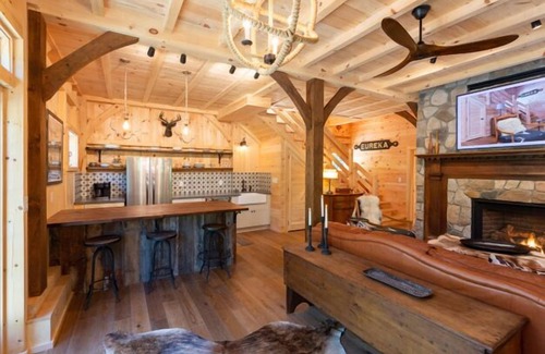 Kennebunkport House | Yellowstone Vibe Rustic Retreat at Deer Cove Barn
