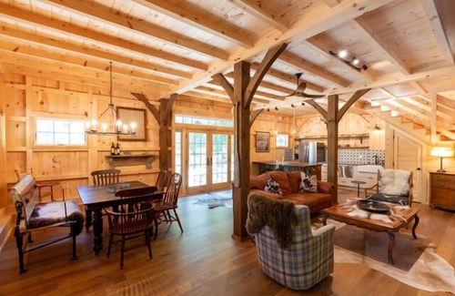 Kennebunkport House | Yellowstone Vibe Rustic Retreat at Deer Cove Barn