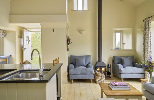 Totnes Cottage | YENNADON COTTAGE, family friendly, with pool in Cornworthy