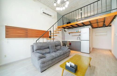 Dolsan-eup House | Yeosu Andante Pension