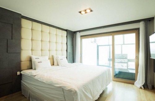 Dolsan-eup House | Yeosu Calma Pool Villa