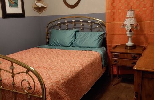 Collins House | Yeshua's Guest House
