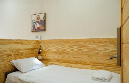 Ayutthaya Apartment | Yimwhan House 03, Chao Phrom Market Pier