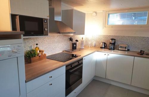 Larsmo Apartment | Yksityinen kellarikerros omalla sisäänkäynnillä, Pietarsaari