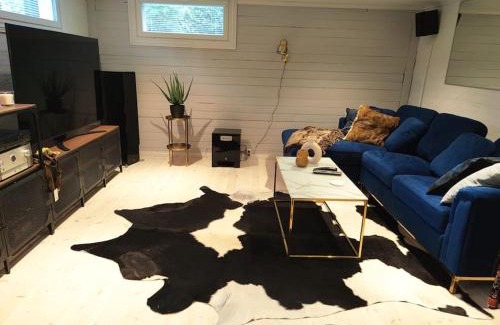 Larsmo Apartment | Yksityinen kellarikerros omalla sisäänkäynnillä, Pietarsaari