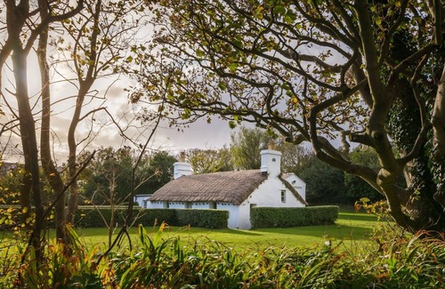 Kirk Braddon Cottage | Yn-Thie-Thooit - a holiday cottage that sleeps 2 guests in 1 bedroom