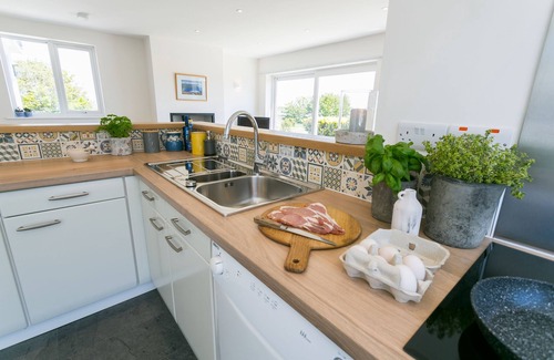 Rhoscolyn Cottage | Ynys Las - a sea view that sleeps 4 guests in 2 bedrooms