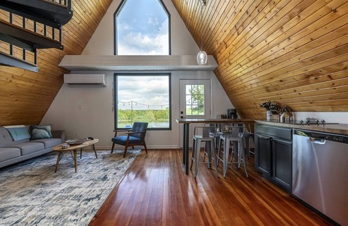 Makanda Cabin | Yoga, Work and Couple's Retreats- 3 A-Frame Cabins