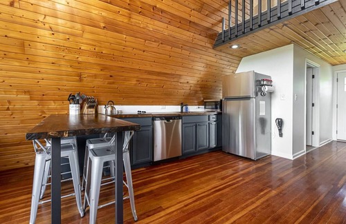 Makanda Cabin | Yoga, Work and Couple's Retreats- 3 A-Frame Cabins