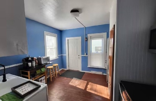 Jamestown House | Yogi Suites #1 Charming 2-beds in Jamestown Chautauqua Lake AC WiFi SPA Shower