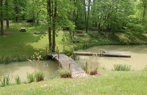Kimbolton Cottage | Yore Cottage, private 15-wooded acres with hiking & fishing, 3-min. to Salt Fork