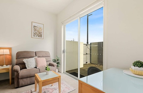 George Town Apartment | York Cove Studio: 1 BR, 1 BA Apartment in George Town, Sleeps 2