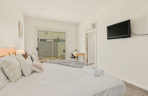 George Town Apartment | York Cove Studio: 1 BR, 1 BA Apartment in George Town, Sleeps 2
