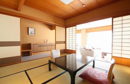 Yudanaka Shibu Onsen Hotel | Yorozuya