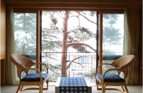 Yudanaka Shibu Onsen Hotel | Yorozuya