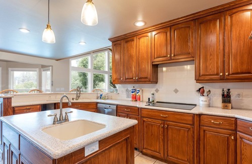Yosemite Forks House | Yosemite Adventure House with Pool-hot tub-game room!