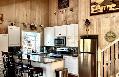 Groveland Cabin | Yosemite Basecamp Family Ready Fast WiFi Unique Cabin Design