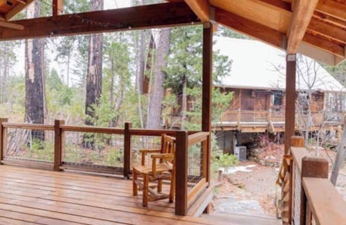 Groveland Cabin | Yosemite Cabin - with Bunkhouse