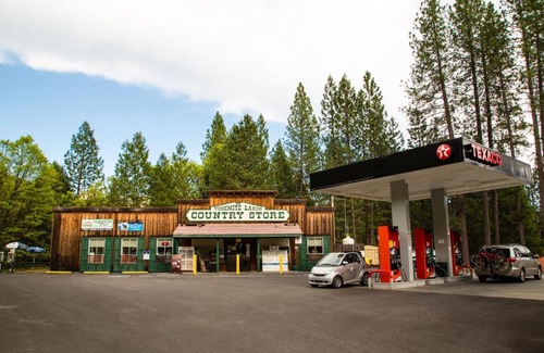 Harden Flat Resort | Yosemite Lakes Bunkhouse Cabin 34