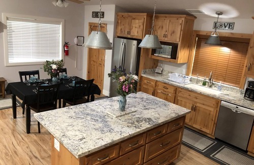 Midpines House | Yosemite Lilac~Private~Quiet~Star Gazing~Non-smokers/vapers~No animals