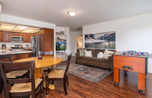 Yosemite National Park House | Yosemite Summit & Little Summit