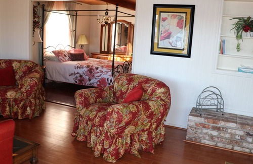 Clear Lake Apartment | You can see forever with a wall of windows. Views of Clear Lake and Mt. Konocti.