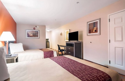 Mableton Hotel | You Found it! 2 Convenient Units, Free Parking, Minutes to Taylor-Brawner Park