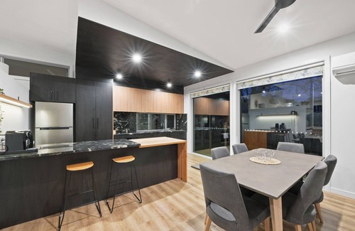 East Launceston House | You'll have fun with the whole family, at this stylish three bedroom home.