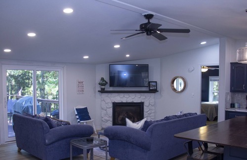 Holcombe House | You will love this Lake Holcombe lake home property suitable for large families