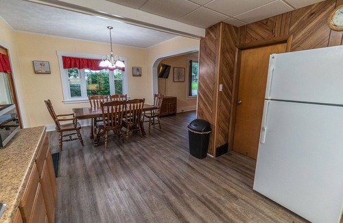 Ohiopyle House | Yough Guest House | 3BR,2BA,Hot Tub, Downtown Ohiopyle!
