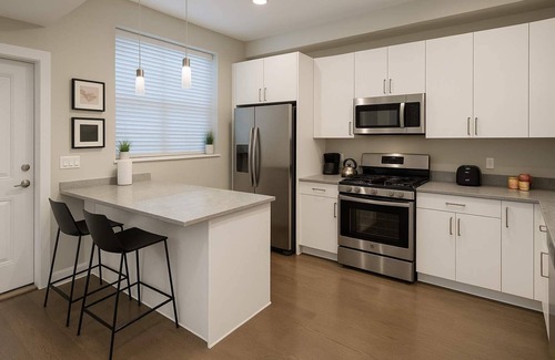 West Town Apartment | Your 2BR Home in the City