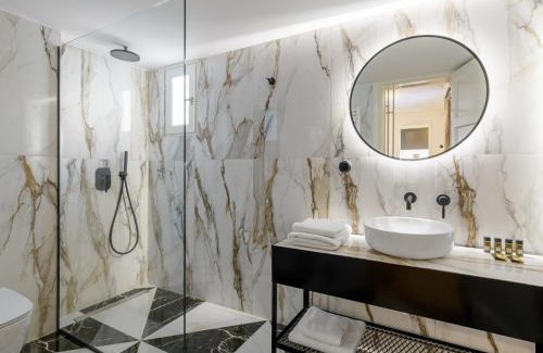 Plaka Apartment | Your 4 bdrm Dream House Acropolis View & Jacuzzi