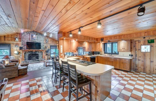 Long Lake Cabin | Your Adirondack Adventure HQ-3 bdrm lodge