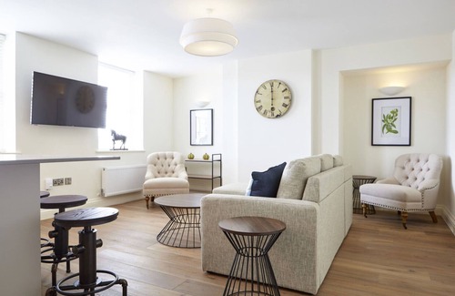 Bristol Villa | Your Apartment | Bristol Redcliffe Parade - No.3