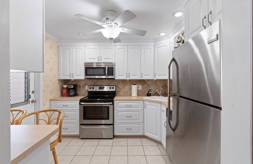 Bel Air Condo | Your Beach Escape only 5 minute walk - Close to all amenities.