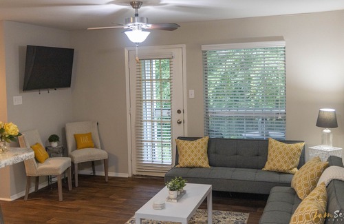 Red Bank Apartment | Your comfort zone! Mins from downtown and Northshore