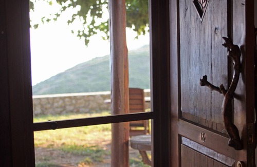 Ratzakli Cottage | Your Dream Getaway Awaits in a Wooden House with Breathtaking Views