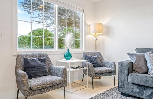 Seaside House | Your Dream Seaside Vacation Charming 2 BDR Home